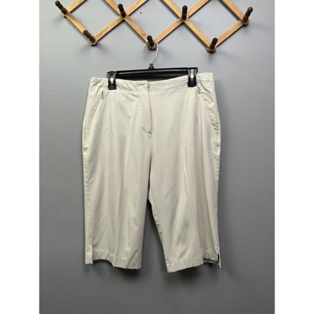 Page & Tuttle Shorts Womens 10 Khakis‎ Bermuda Khaki Flat front Golf